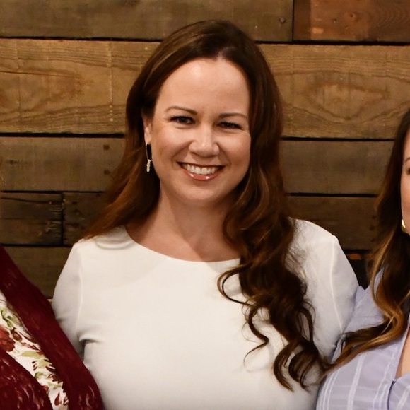 Meet your Posher, Kelli - Picture 1 of 2